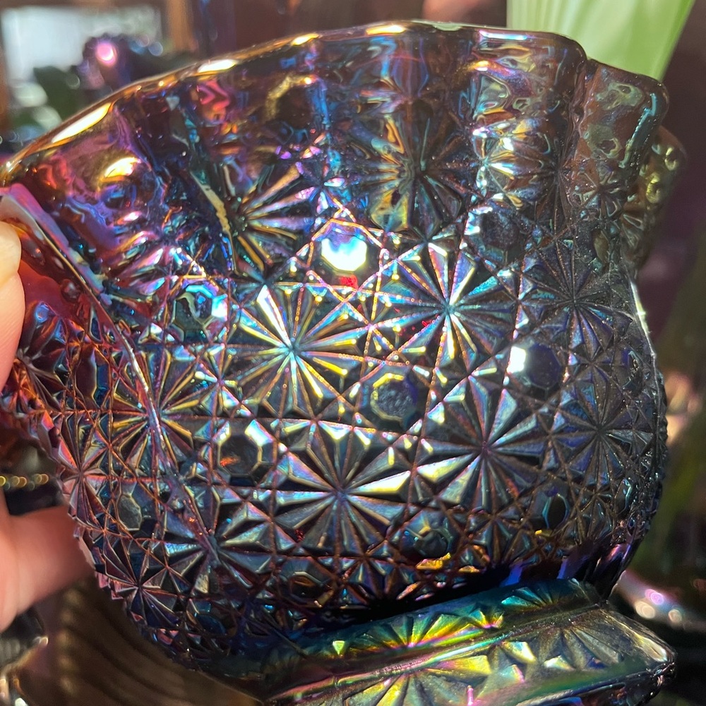 Gorgeous L.E. Smith Amethyst Carnival Glass Ruffled Bowl Daisy & Button Pattern - Picture 7 of 15